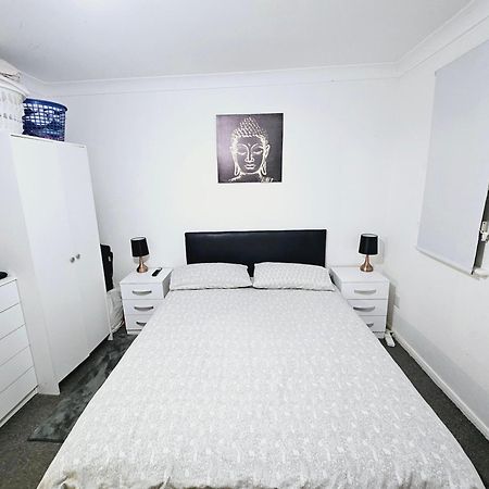 אנפילד Lovely Fully Furnished One Bed Flat To Let מראה חיצוני תמונה